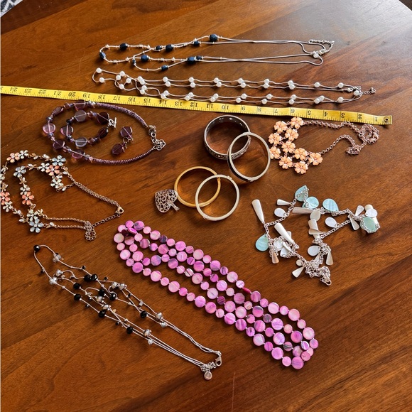 Costume Jewelry Bundle, Necklaces, Bracelets, Pendant/Earrings assorted colors - Picture 8 of 8